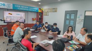 2nd from right: Ts. Louis Tay Chee Siong at CIDB, Bintulu, Sarawak